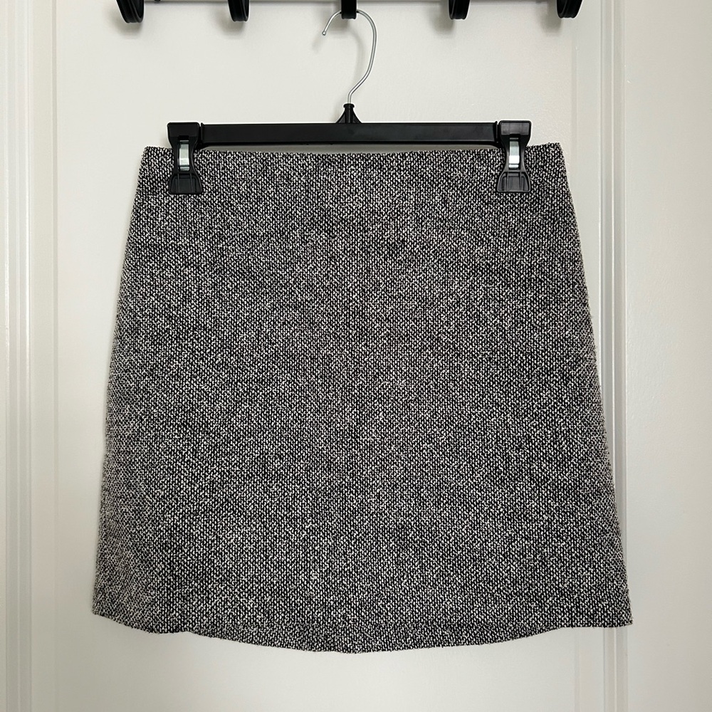 H&M High Waist Black and White Tweed Mini Skirt Women’s Size 4
